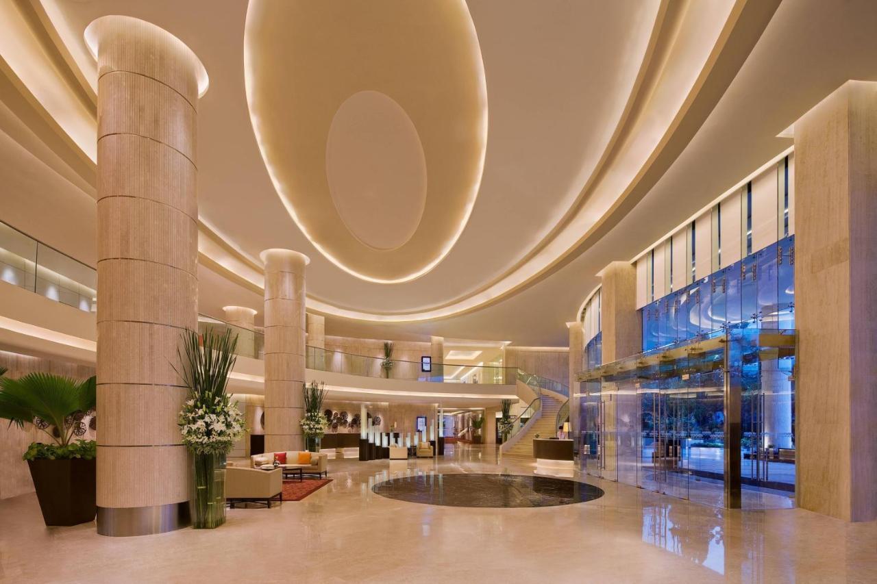 ホテル コートヤード バイ マリオット ムンバイ インターナショナル エアポート エクステリア 写真